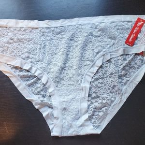 Miss Vicki's Intimates Splendies White lace panties 3X, NWT